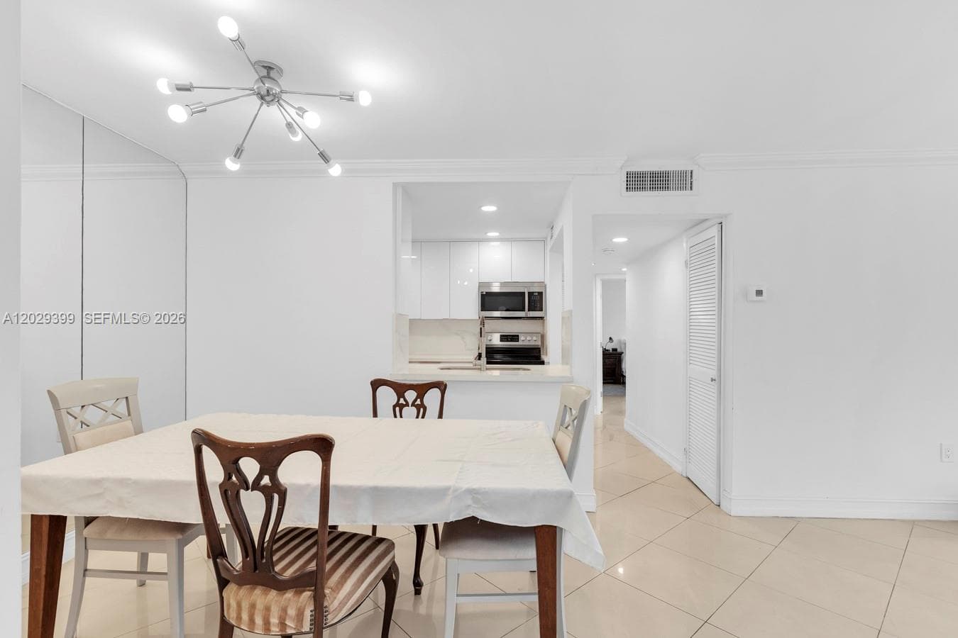 16518 NE 26th Ave # 202, North Miami Beach, FL 33160 — zdjęcie 2
