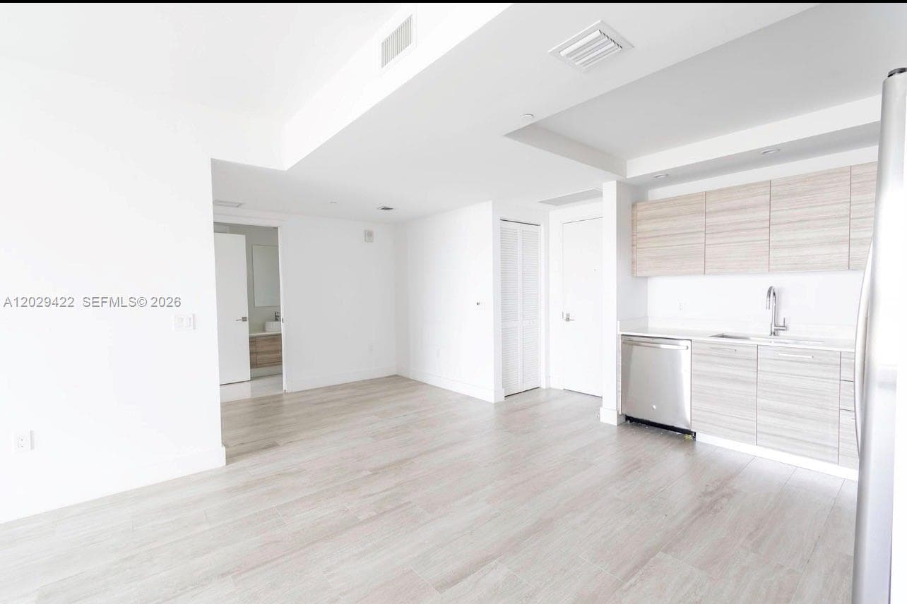 121 NE 34th St # 1412, Miami, FL 33137 — zdjęcie 3