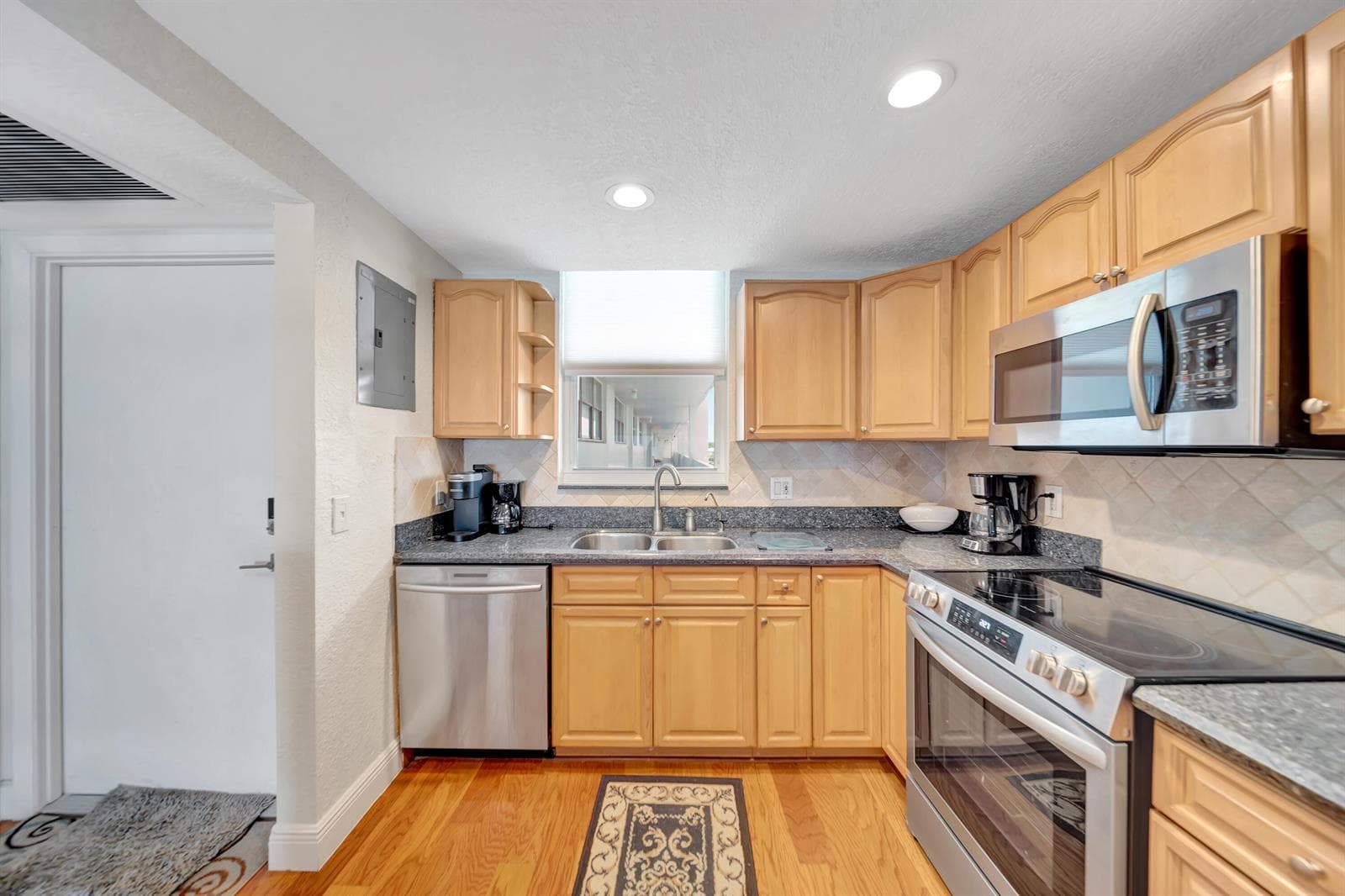 3100 NE 49 Street # 403, Fort Lauderdale, FL 33308 — zdjęcie 3