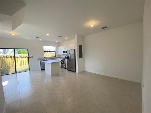 593 NE 208th Ter, Miami, FL 33179 — zdjęcie 2