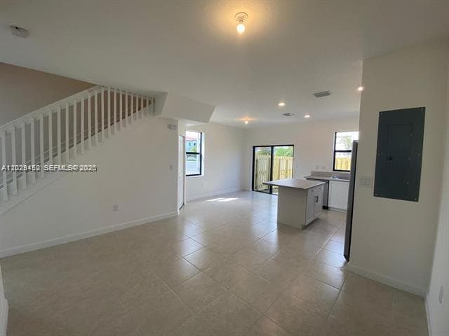 593 NE 208th Ter, Miami, FL 33179 — zdjęcie 3
