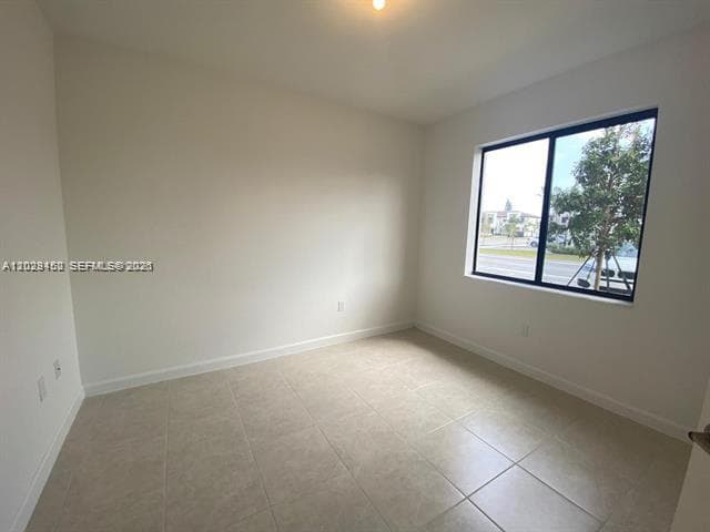 593 NE 208th Ter, Miami, FL 33179 — zdjęcie 5