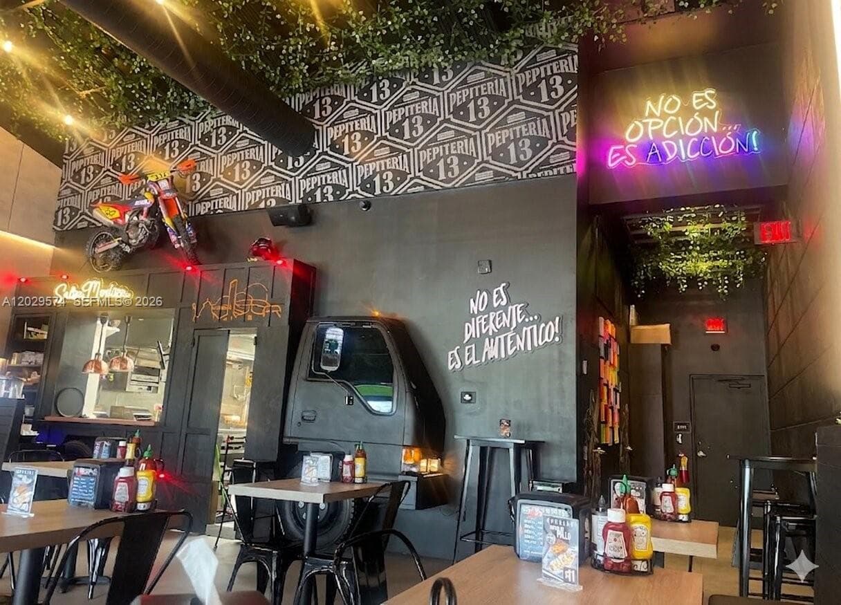 8205 NW 12th St, Doral, FL 33126 — zdjęcie 3