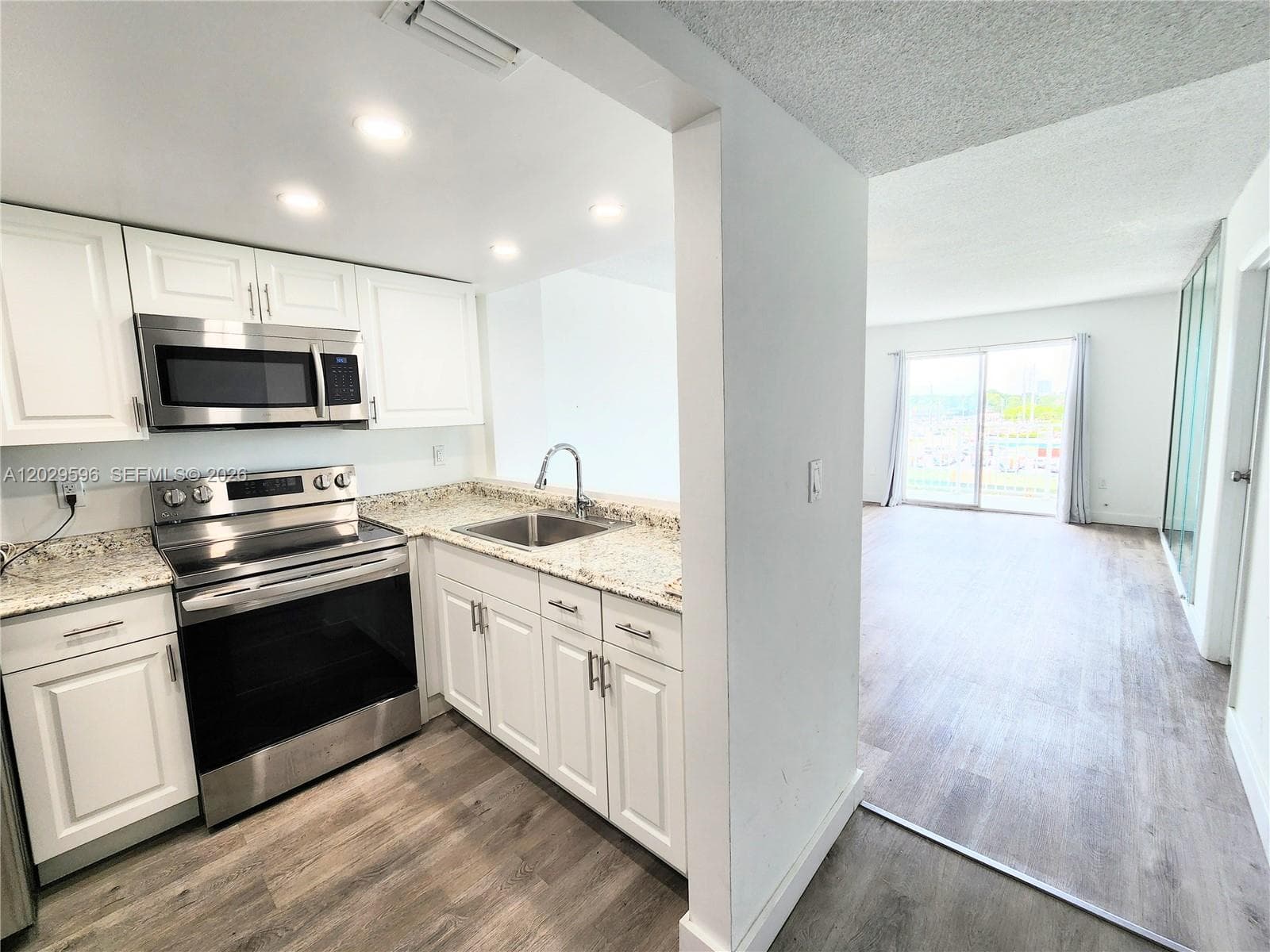 16465 NE 22nd Ave # 610, North Miami Beach, FL 33160 — zdjęcie 2