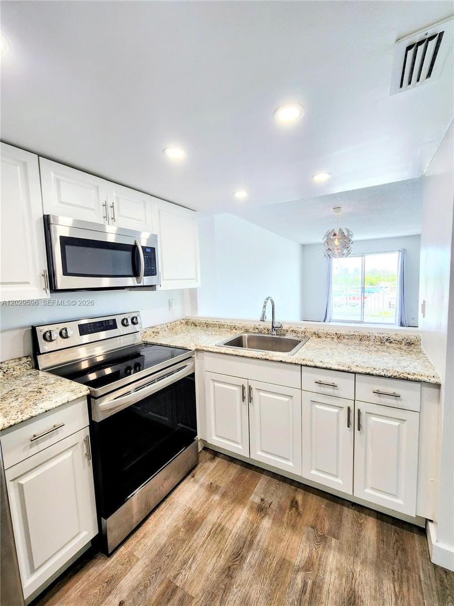 16465 NE 22nd Ave # 610, North Miami Beach, FL 33160 — zdjęcie 4
