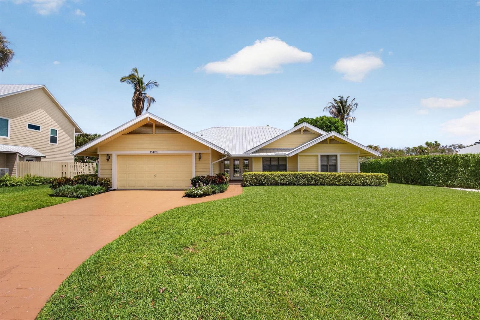 10420 SE Jupiter Narrows Drive, Hobe Sound, FL 33455