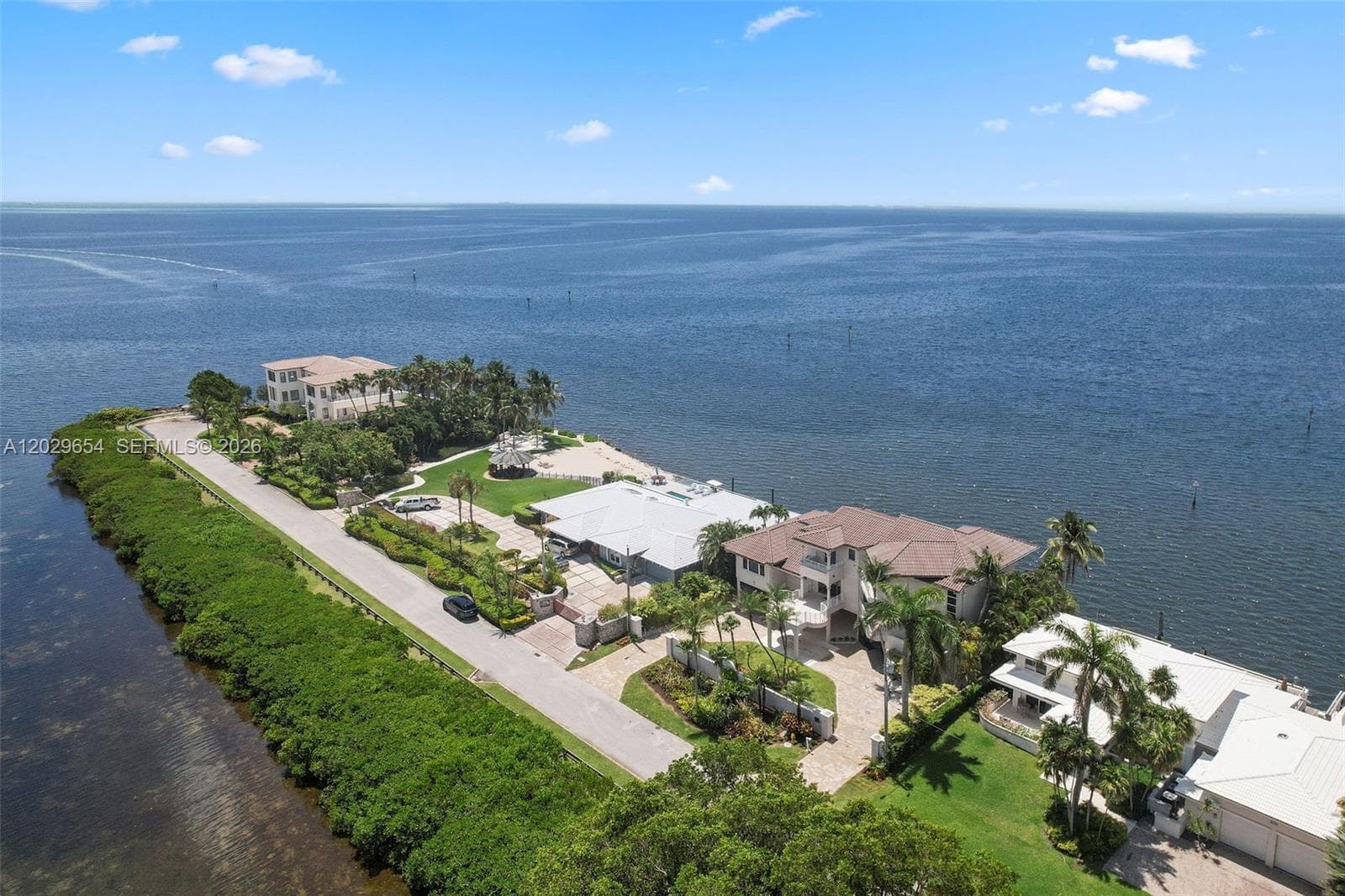 750 Lugo Ave, Coral Gables, FL 33156 — zdjęcie 4