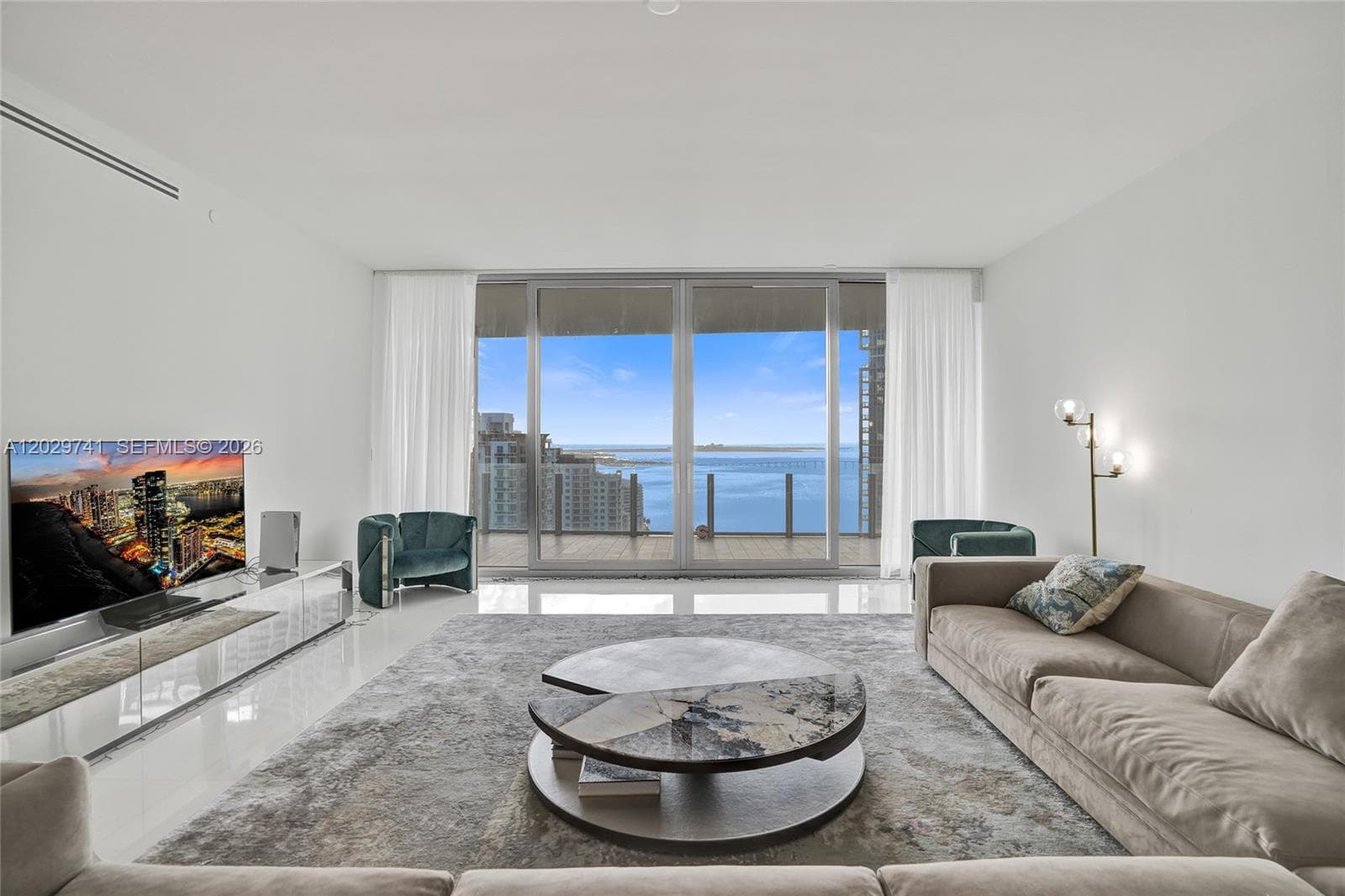 300 Biscayne Boulevard Way # 3304C, Miami, FL 33131 — zdjęcie 2