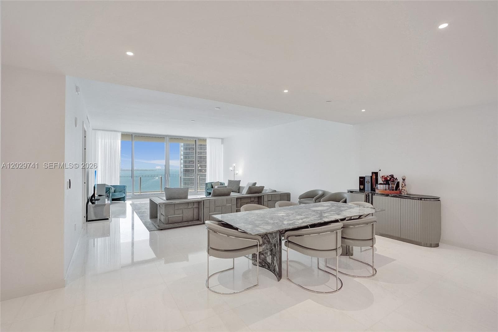300 Biscayne Boulevard Way # 3304C, Miami, FL 33131 — zdjęcie 3