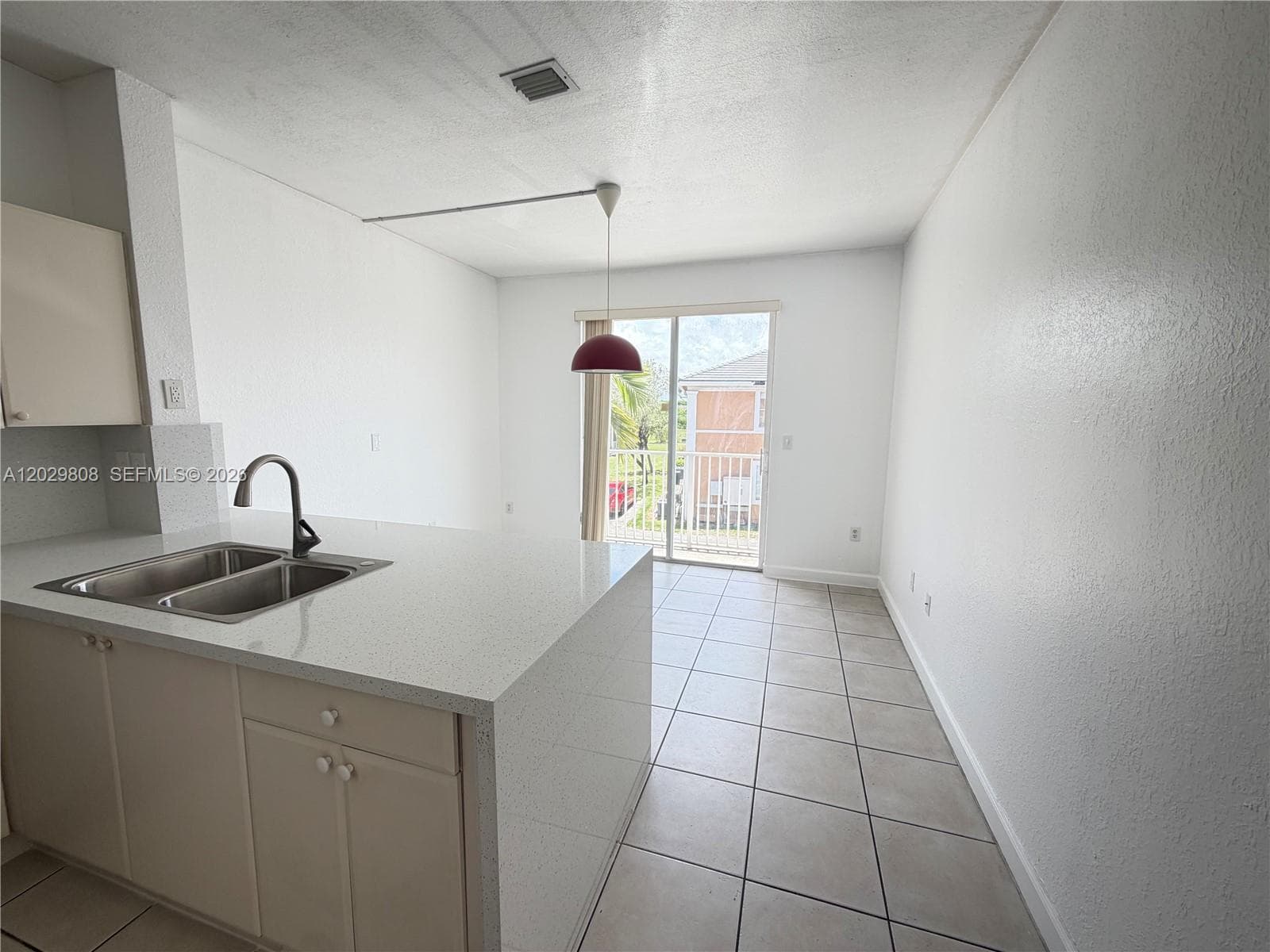 7080 NW 177th St # 209-13, Hialeah, FL 33015 — zdjęcie 4