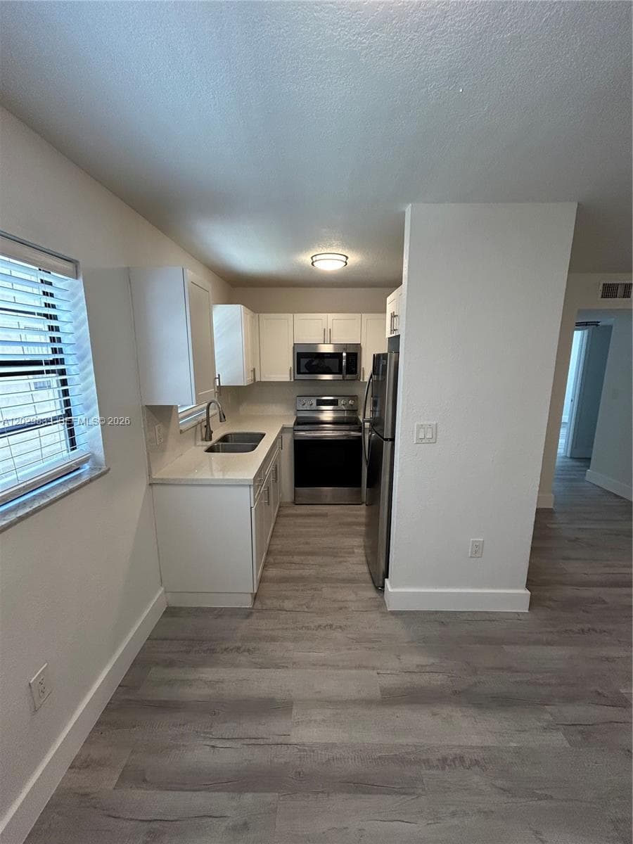 5960 W 25th Ct # 102, Hialeah, FL 33016 — zdjęcie 3