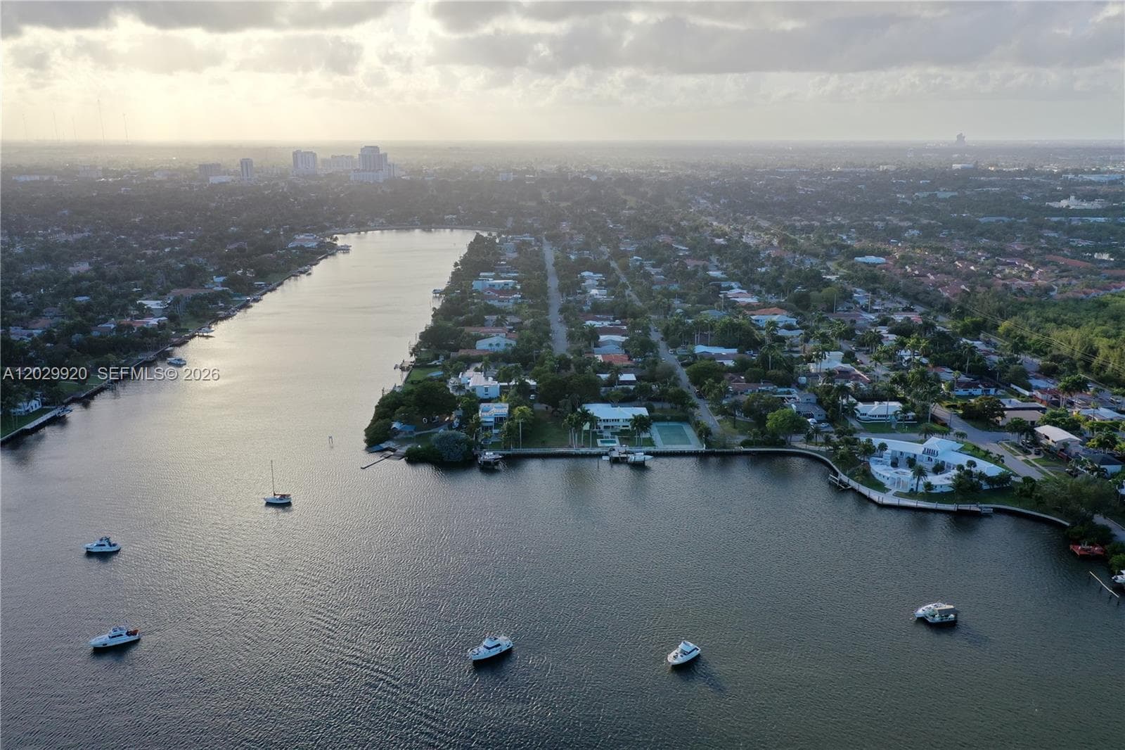 927 N Northlake Dr, Hollywood, FL 33019 — zdjęcie 3