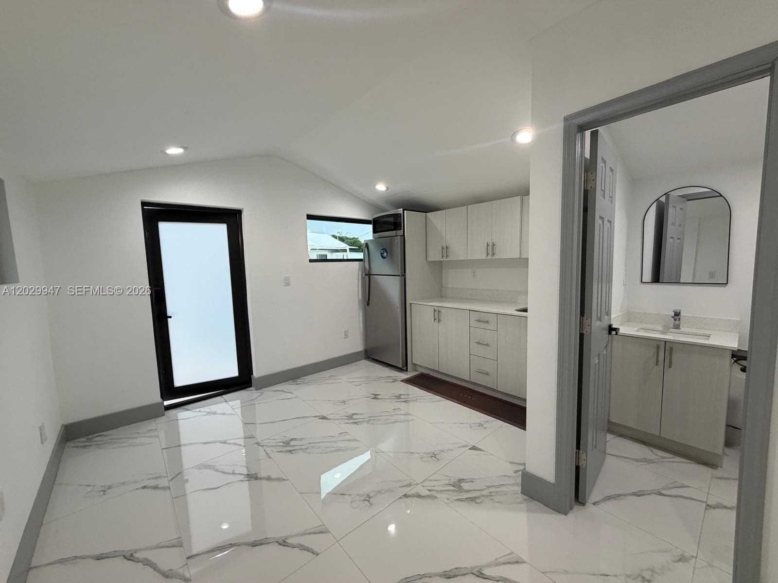 5350 NW 174th Dr, Miami Gardens, FL 33055 — zdjęcie 2