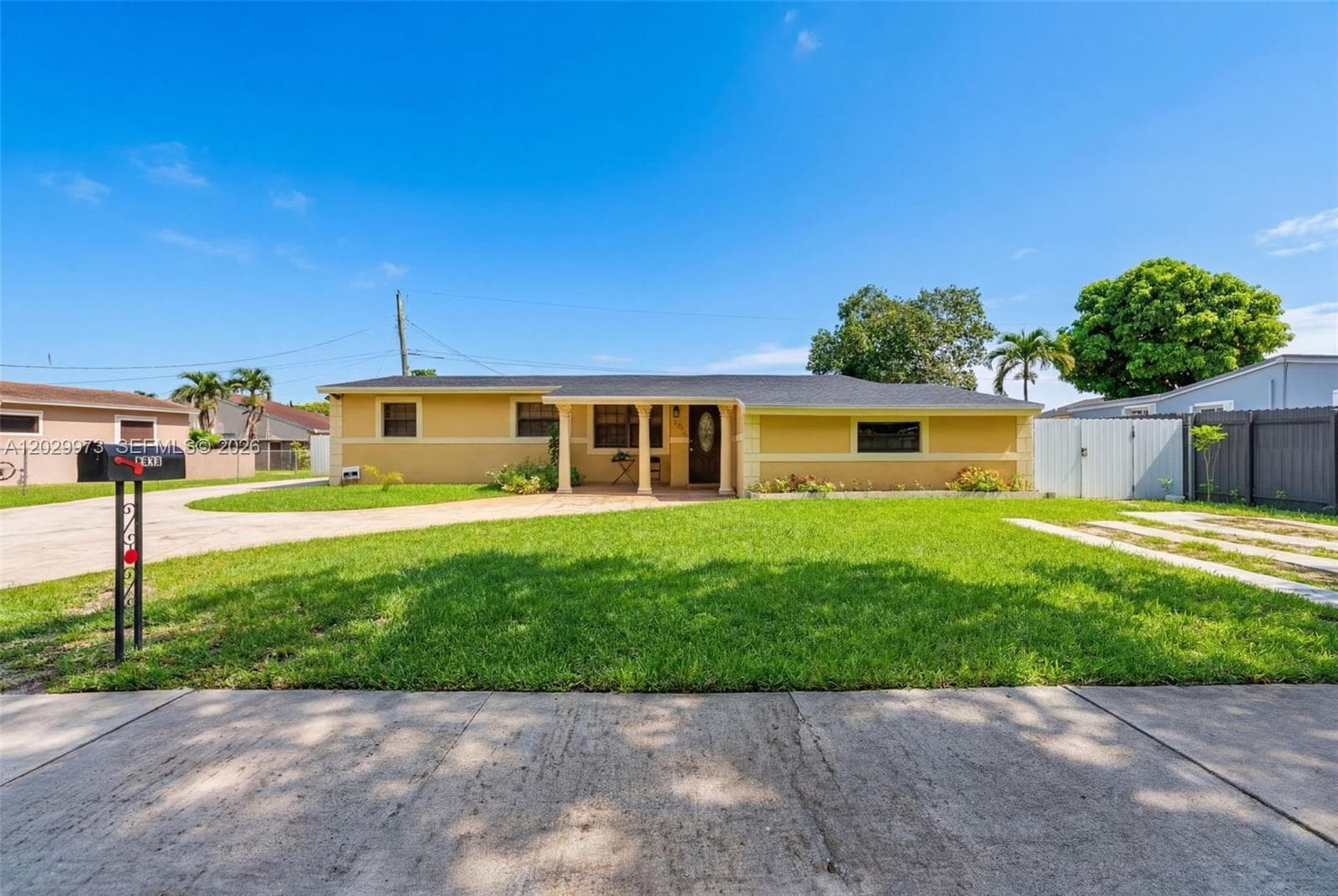 18930 NW 44th Ct # A, Miami Gardens, FL 33055 — zdjęcie 2