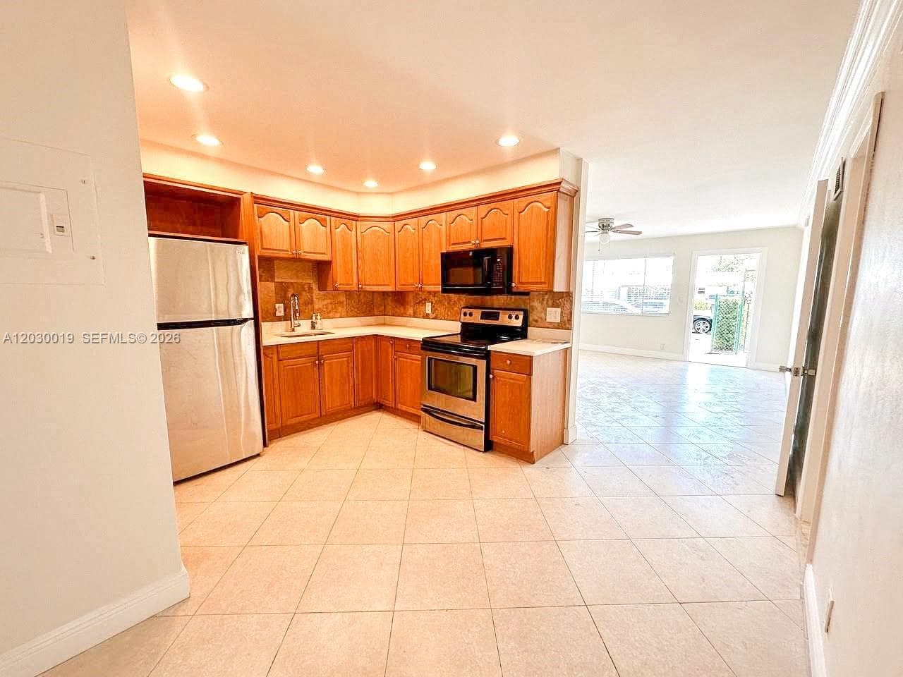 2175 NE 56th St # 110, Fort Lauderdale, FL 33308 — zdjęcie 2