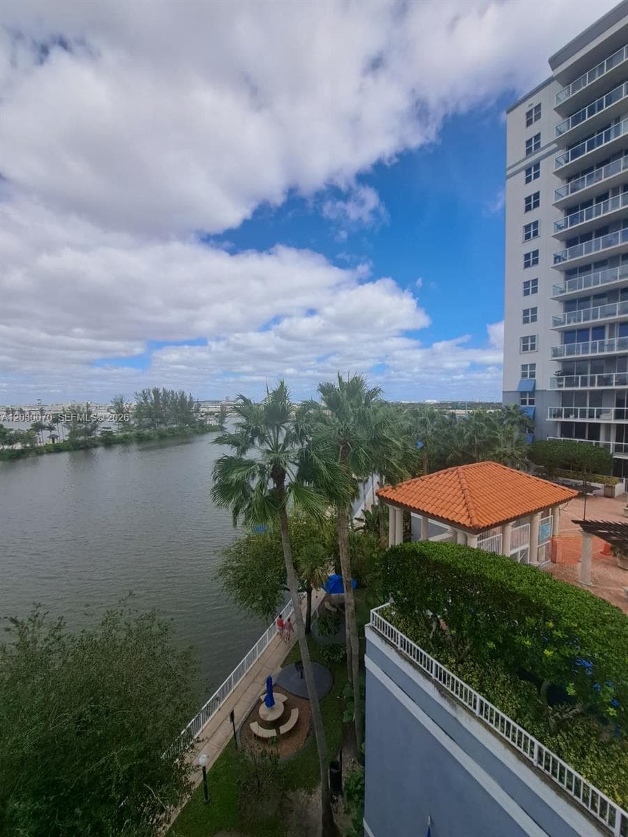 5085 NW 7th St # 602, Miami, FL 33126 — zdjęcie 2