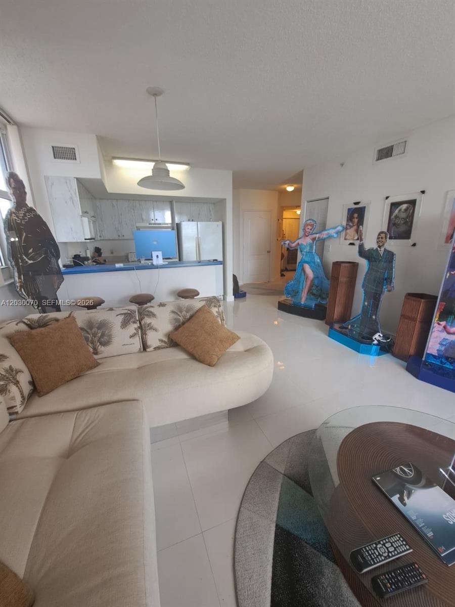 5085 NW 7th St # 602, Miami, FL 33126 — zdjęcie 3