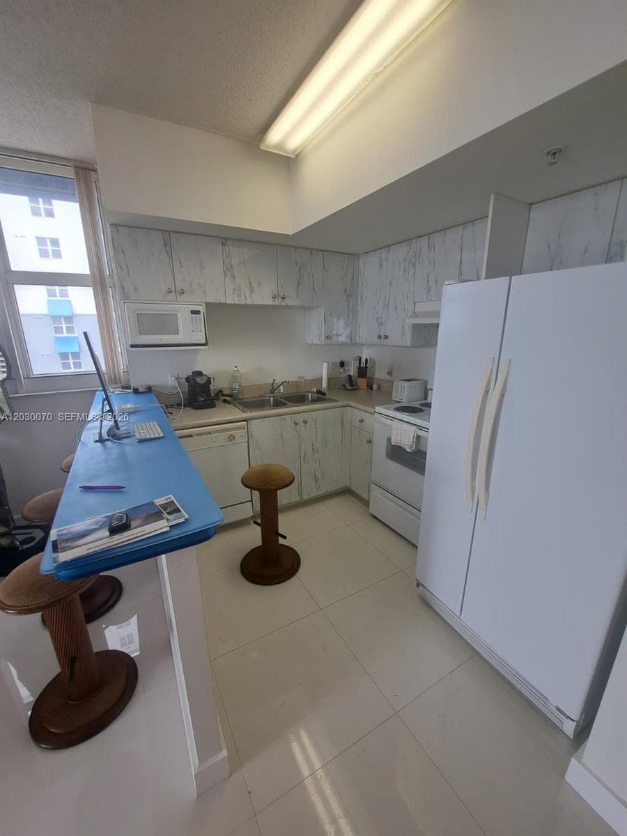 5085 NW 7th St # 602, Miami, FL 33126 — zdjęcie 5
