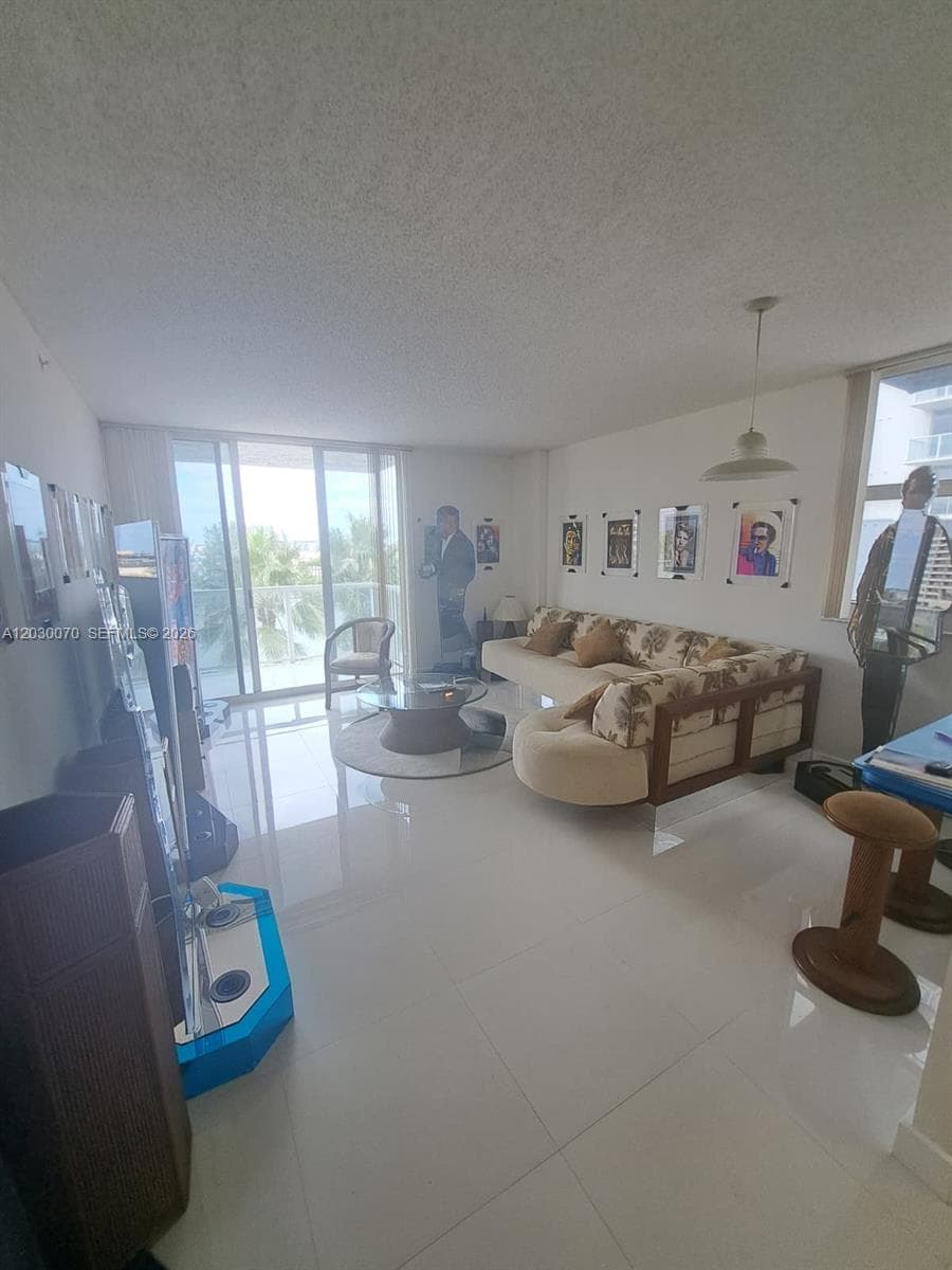 5085 NW 7th St # 602, Miami, FL 33126 — zdjęcie 4