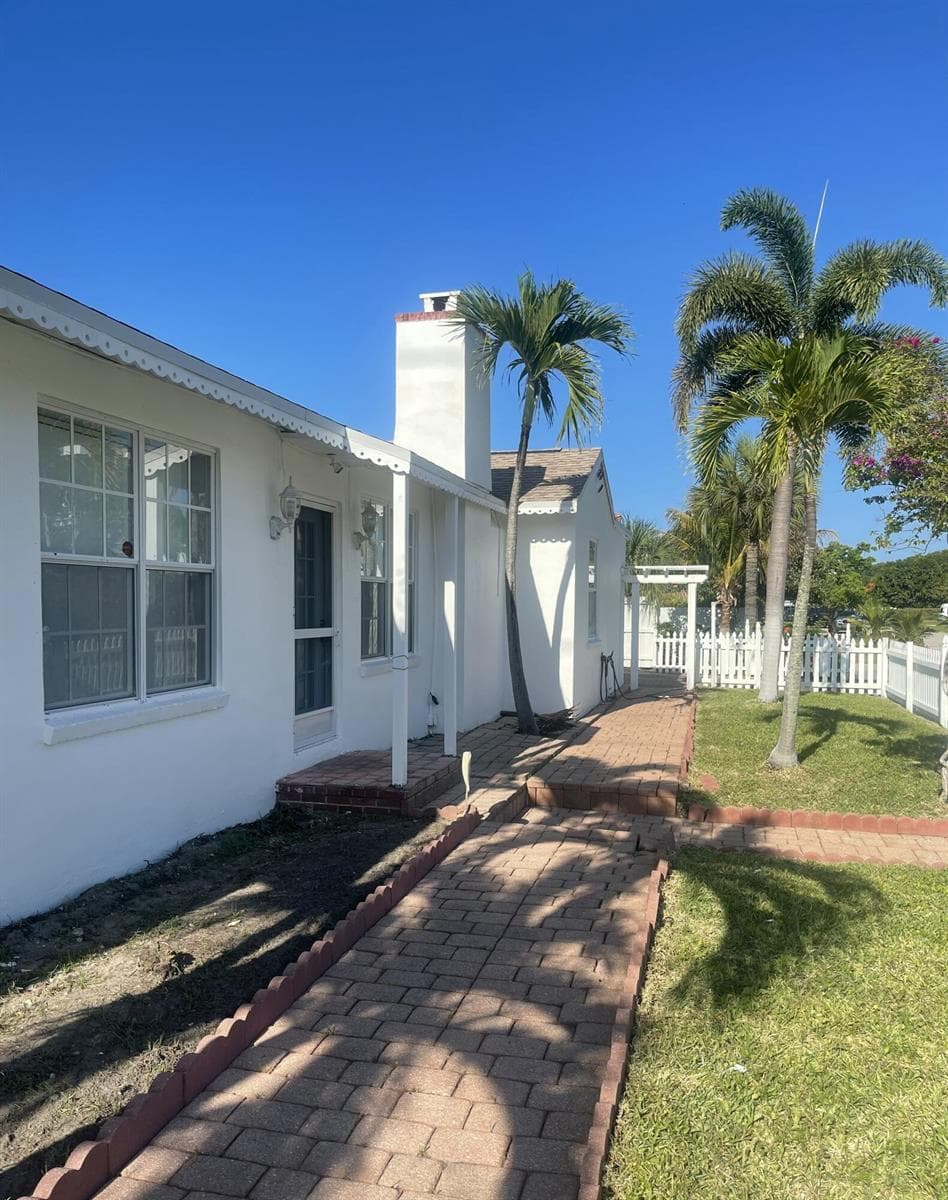 255 Foresteria Drive, Lake Park, FL 33403 — zdjęcie 2