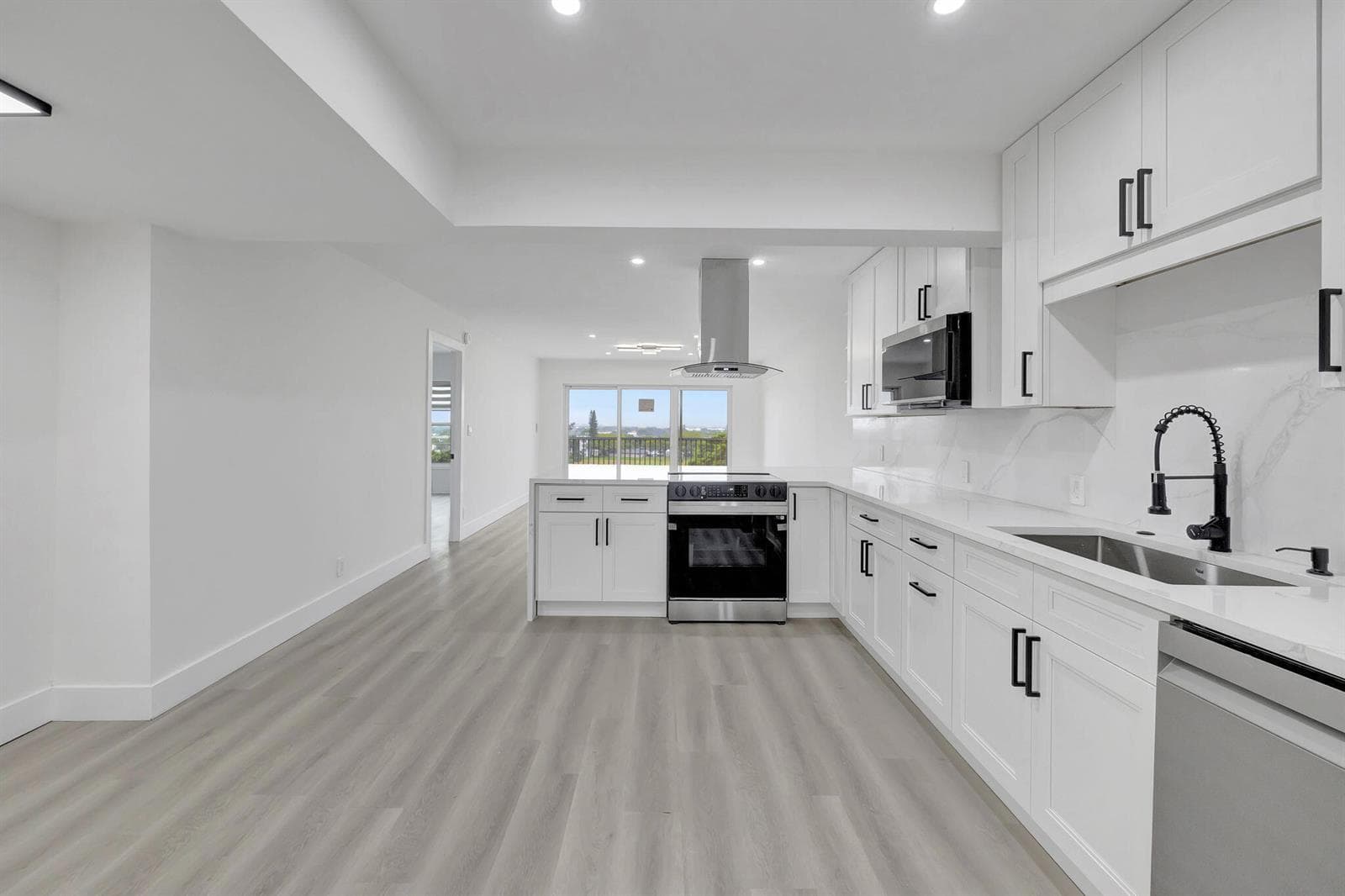 3050 N Palm Aire Drive # 704, Pompano Beach, FL 33069 — zdjęcie 5