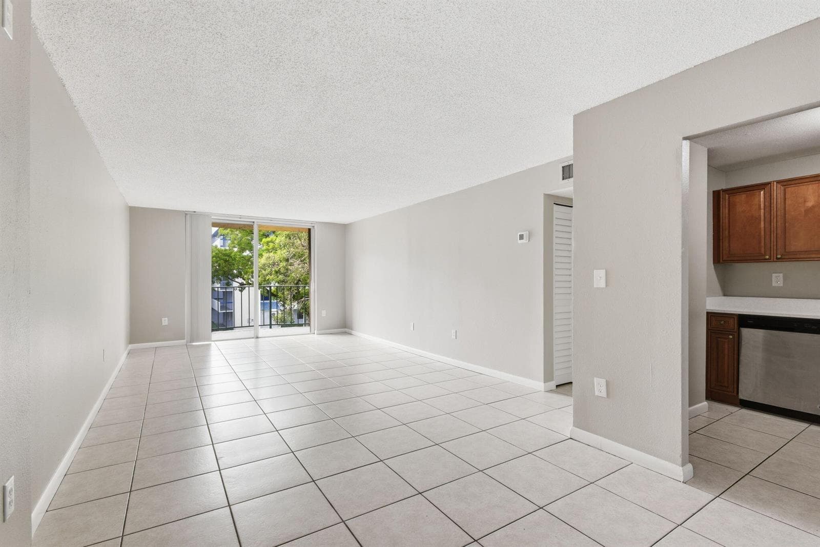 9360 Fontainebleau Boulevard # Apt 310, Miami, FL 33172 — zdjęcie 5