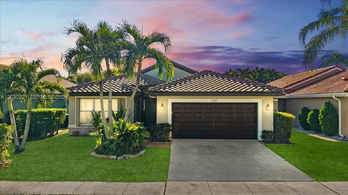 2010 NW 182nd Ter, Pembroke Pines, FL 33029 — zdjęcie 2