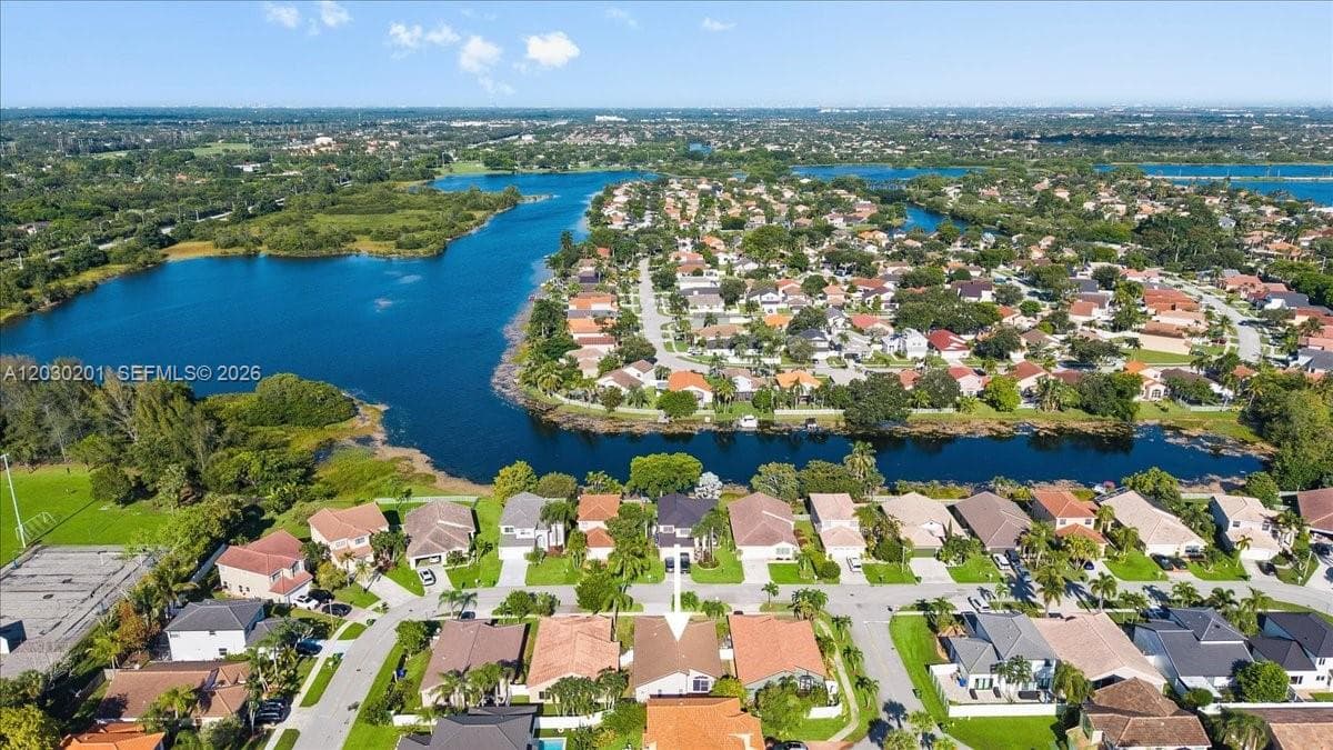 2010 NW 182nd Ter, Pembroke Pines, FL 33029 — zdjęcie 4