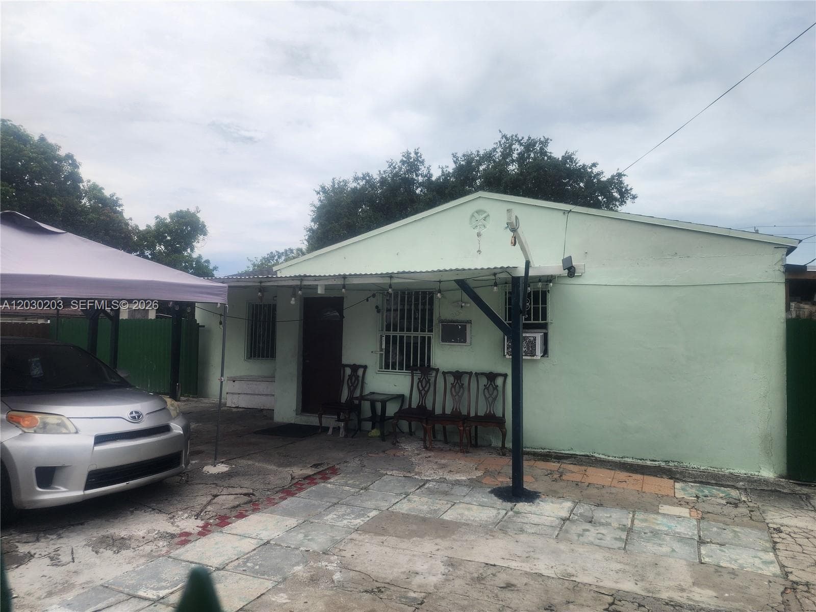 2130 NW 92nd St, Miami, FL 33147 — zdjęcie 2