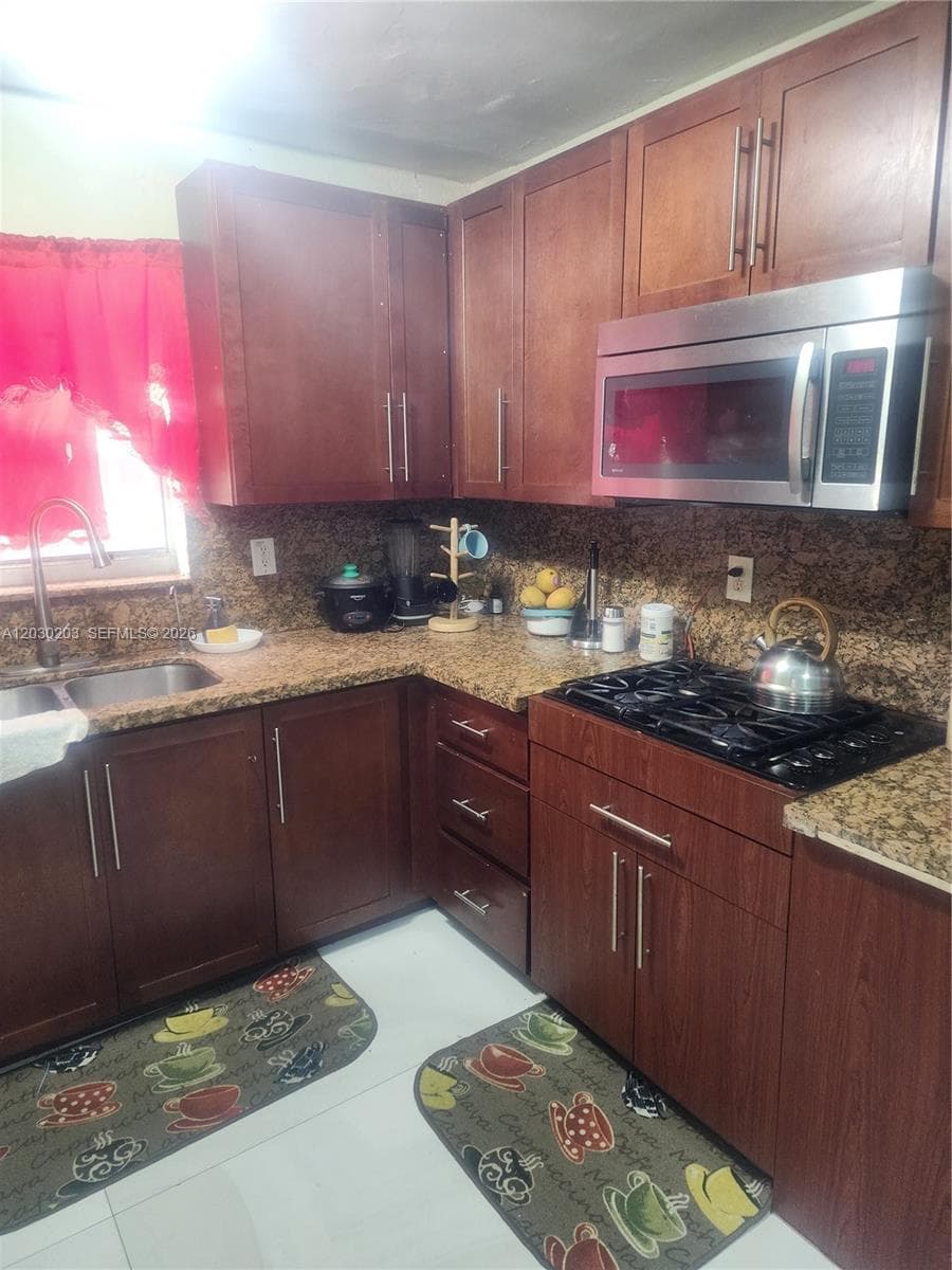 2130 NW 92nd St, Miami, FL 33147 — zdjęcie 3