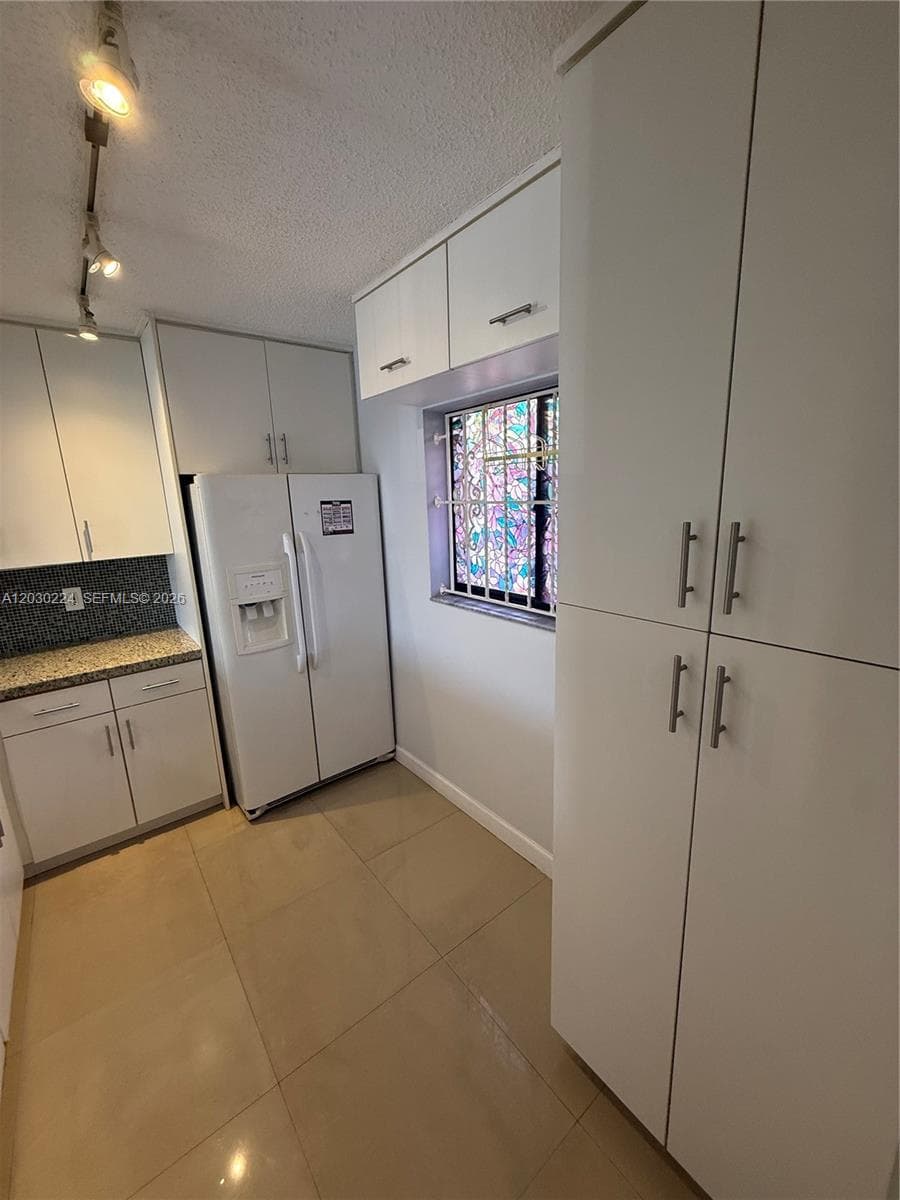 8625 NW 8th St # 420, Miami, FL 33126 — zdjęcie 5