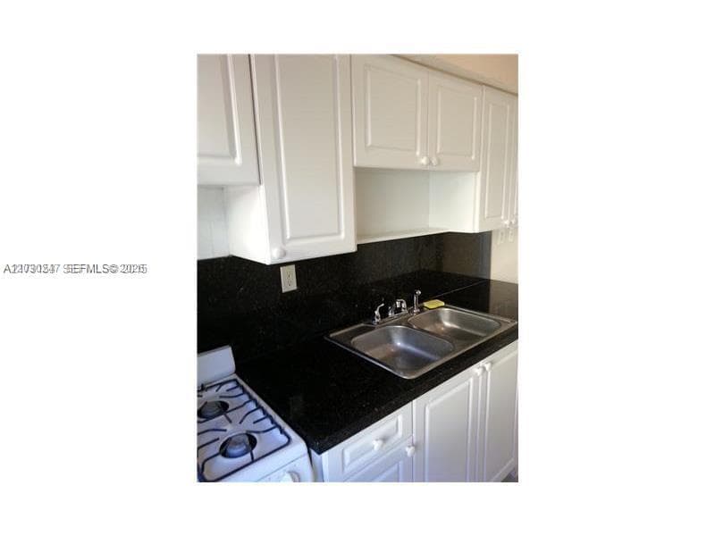 8320 Crespi Blvd # 11, Miami Beach, FL 33141 — zdjęcie 5