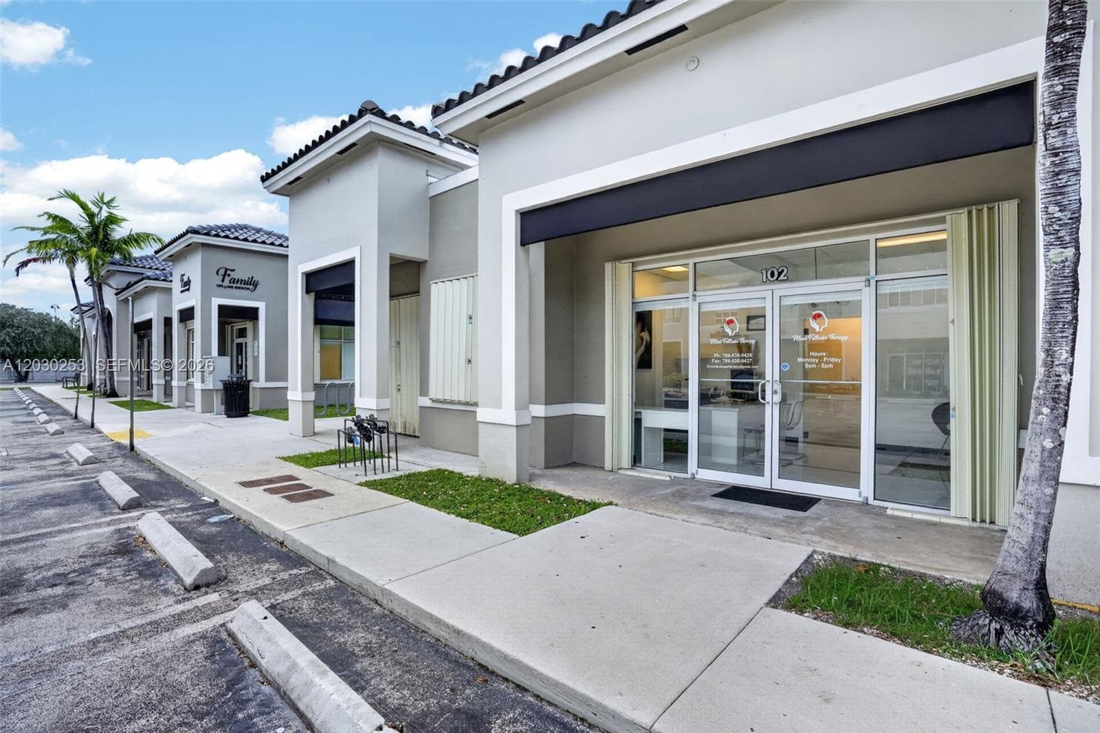 17690 NW 78th Ave, Hialeah, FL 33015 — zdjęcie 3