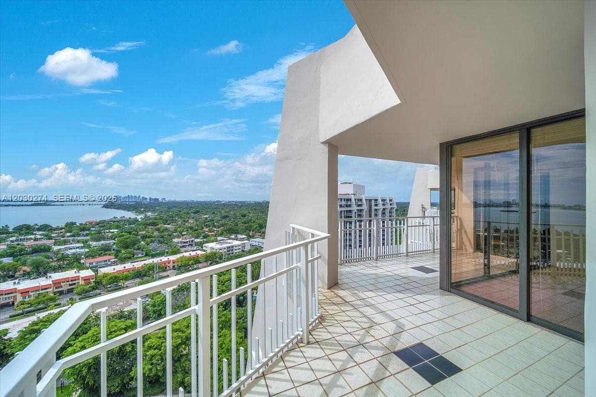 1000 Quayside Ter # TS-10, Miami, FL 33138 — zdjęcie 4