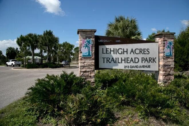 1248 Cordoba Street E, Lehigh Acres, FL 33974 — zdjęcie 5