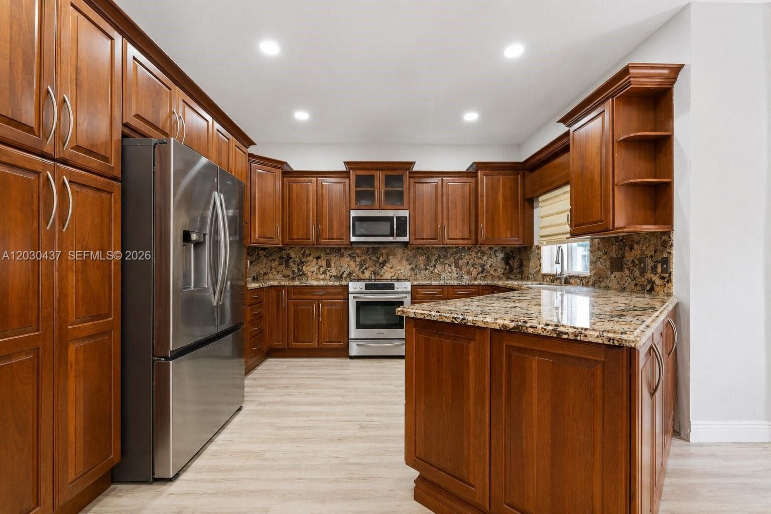1021 NW 185th Ter, Pembroke Pines, FL 33029 — zdjęcie 3