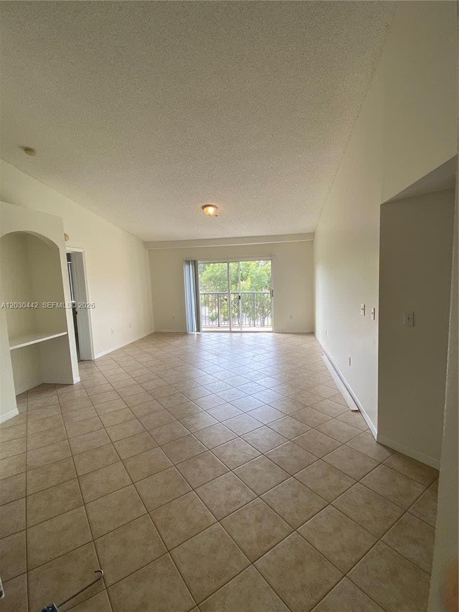300 N Crestwood Ct N # 310, Royal Palm Beach, FL 33411 — zdjęcie 2