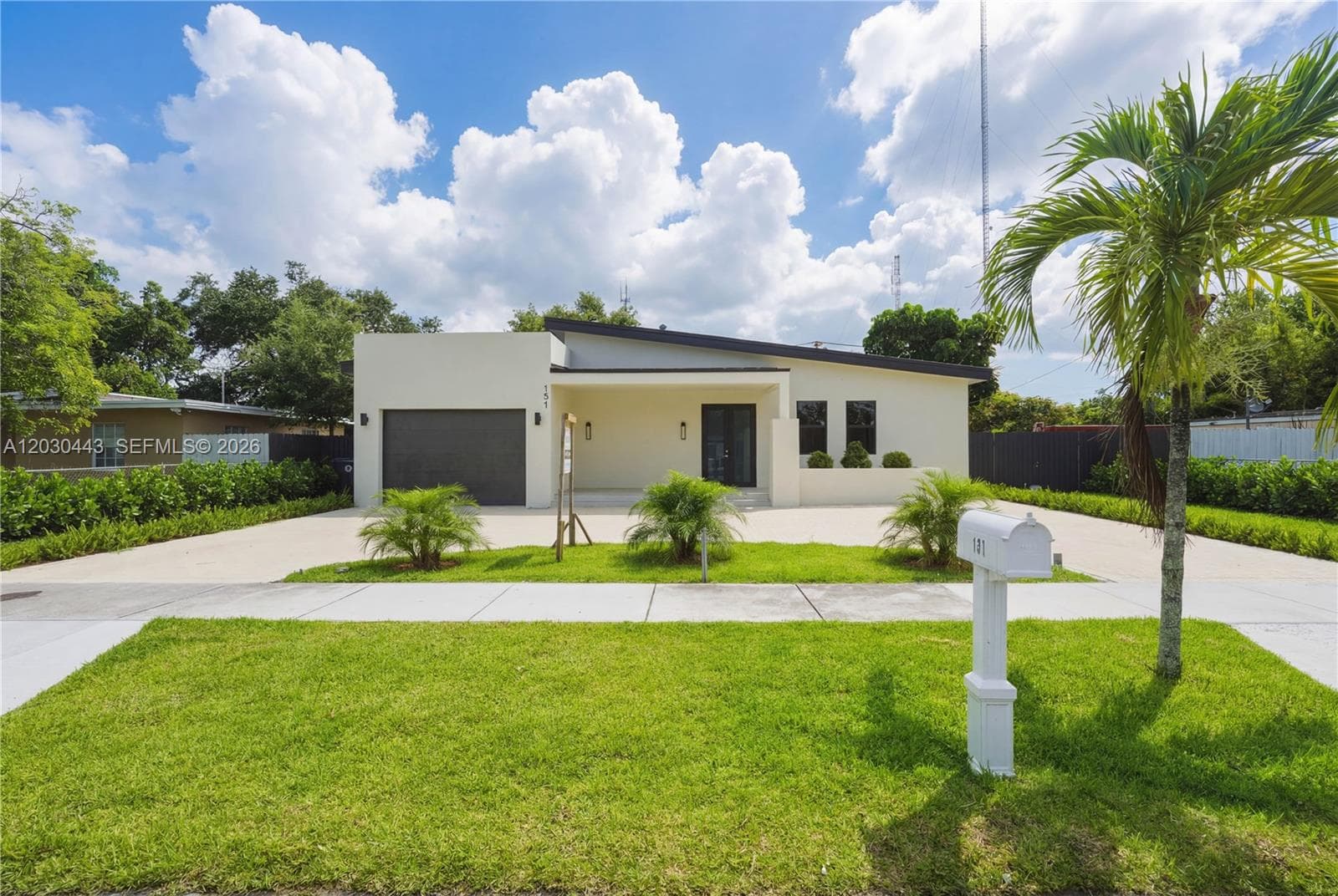 131 Miami Gardens Rd, West Park, FL 33023 — zdjęcie 2