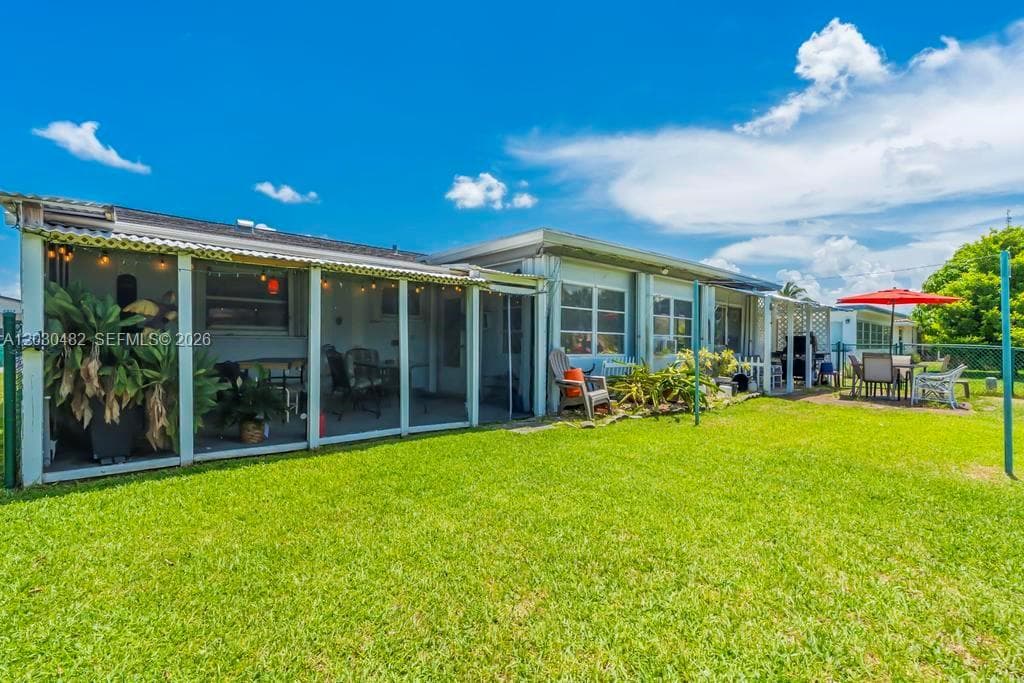 4923 NW 55th Ct, Tamarac, FL 33319 — zdjęcie 3