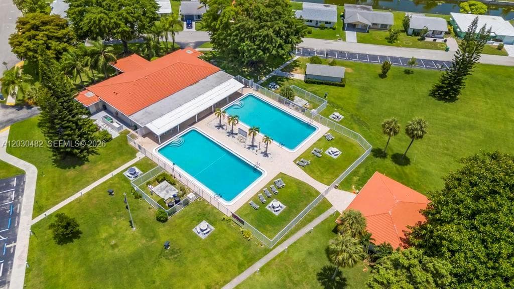 4923 NW 55th Ct, Tamarac, FL 33319 — zdjęcie 4