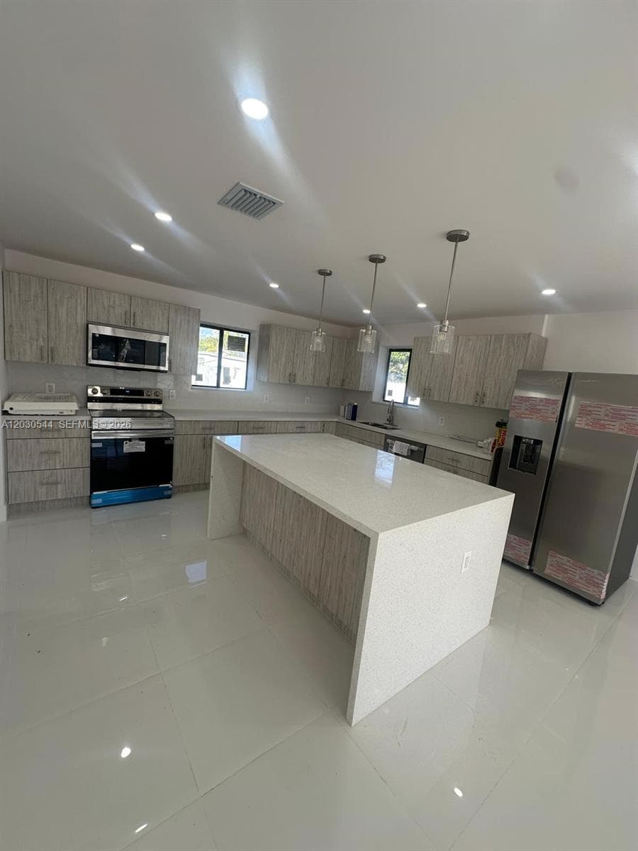 2041 NW 190th Ter, Miami Gardens, FL 33056 — zdjęcie 4