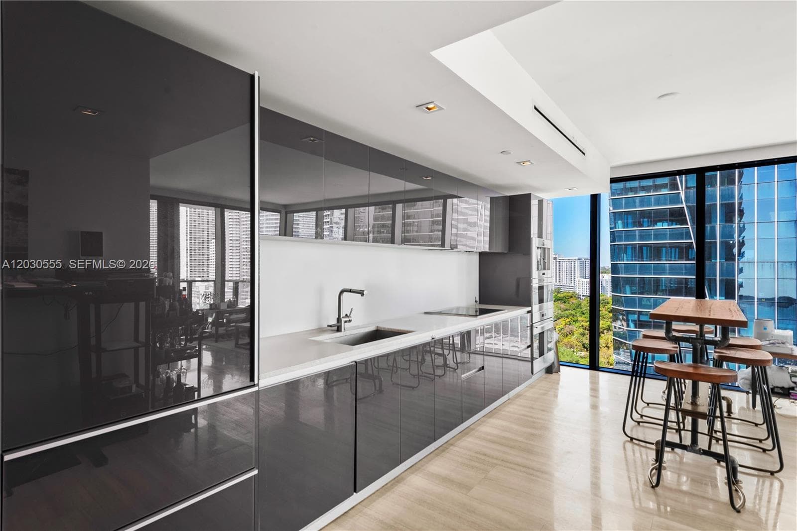1451 Brickell Ave # 1706, Miami, FL 33131 — zdjęcie 3