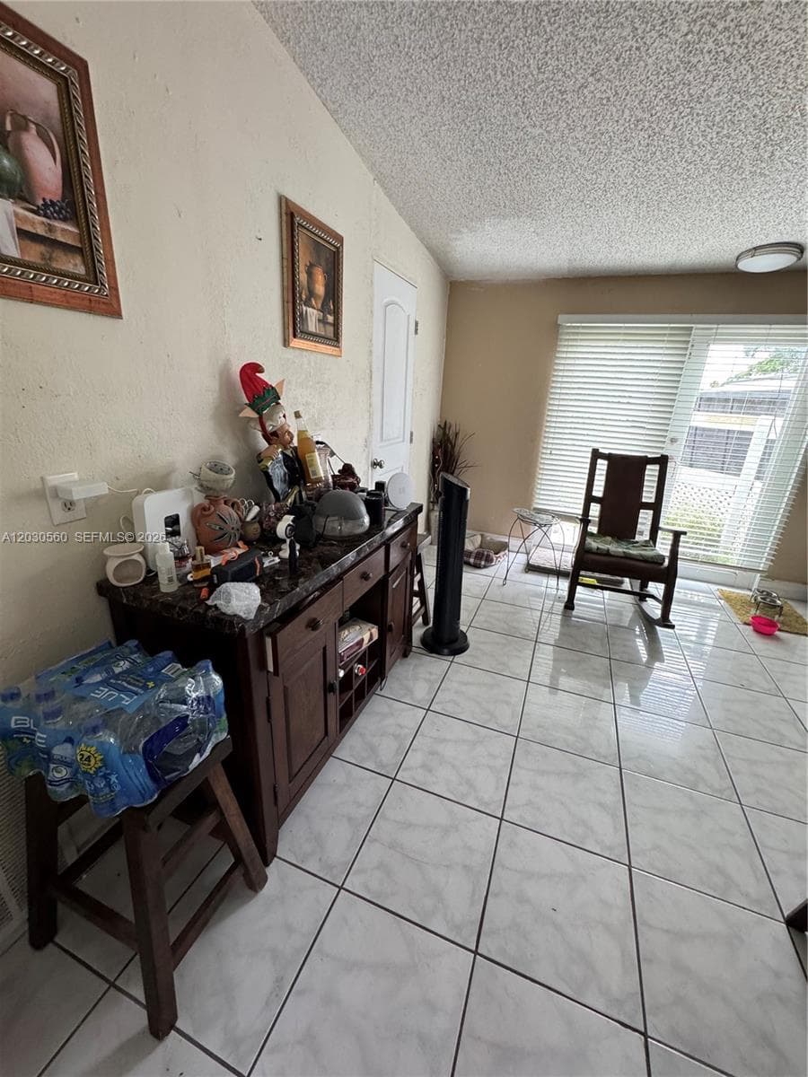 5612 NW 5612 nw 206th Ln, Miami Gardens, FL 33055 — zdjęcie 4