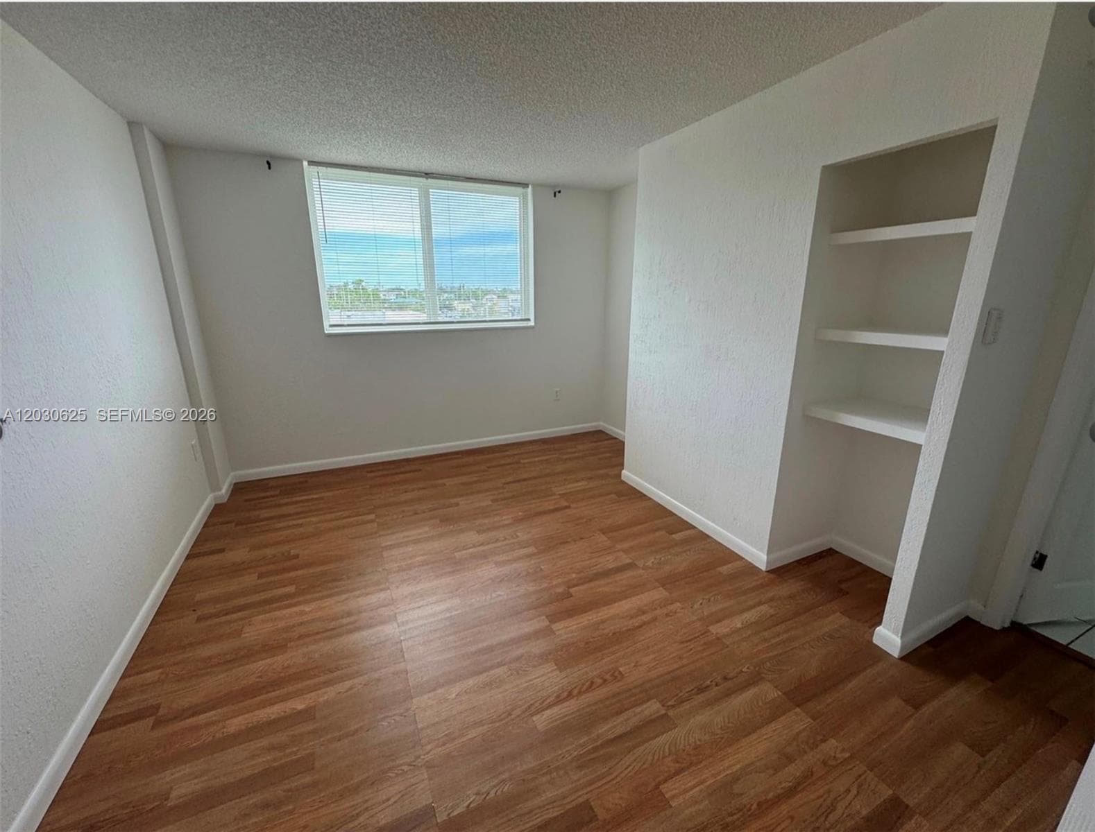 1251 NE 108th St # 409, Miami, FL 33161 — zdjęcie 2