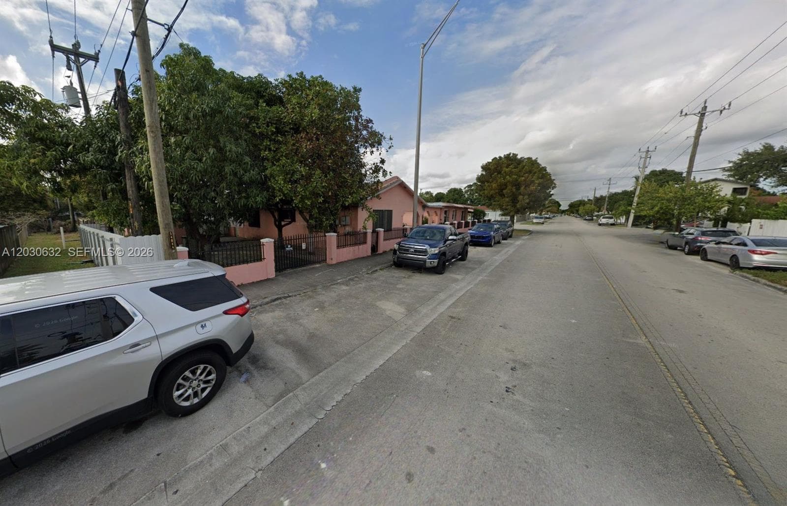 890 E 28th St, Hialeah, FL 33013 — zdjęcie 2