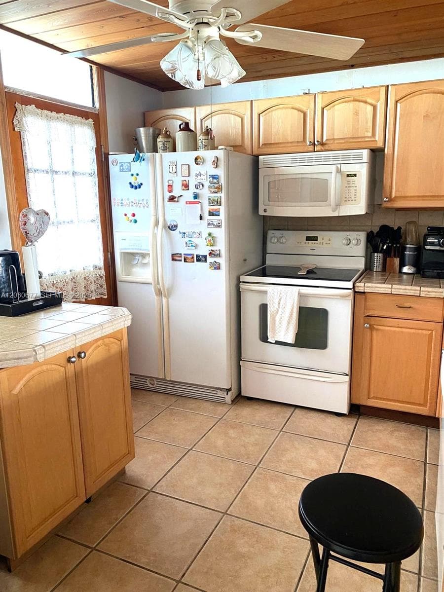 3545 NE 166th St # 908, North Miami Beach, FL 33160 — zdjęcie 5