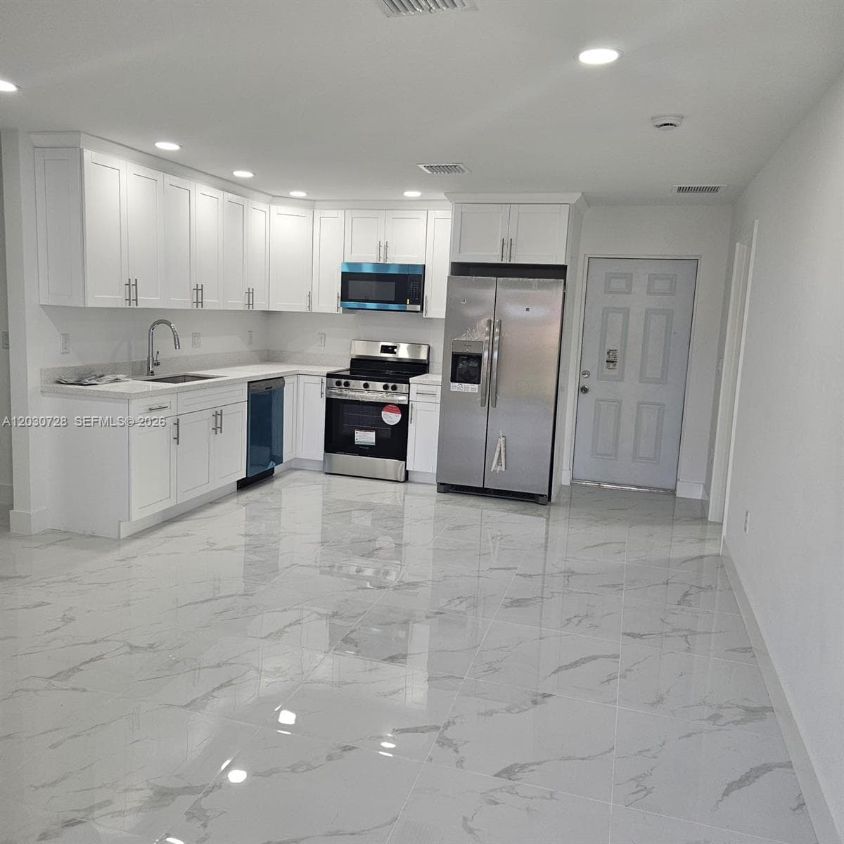 3819 3rd st W, Lehigh Acres, FL 33971 — zdjęcie 3
