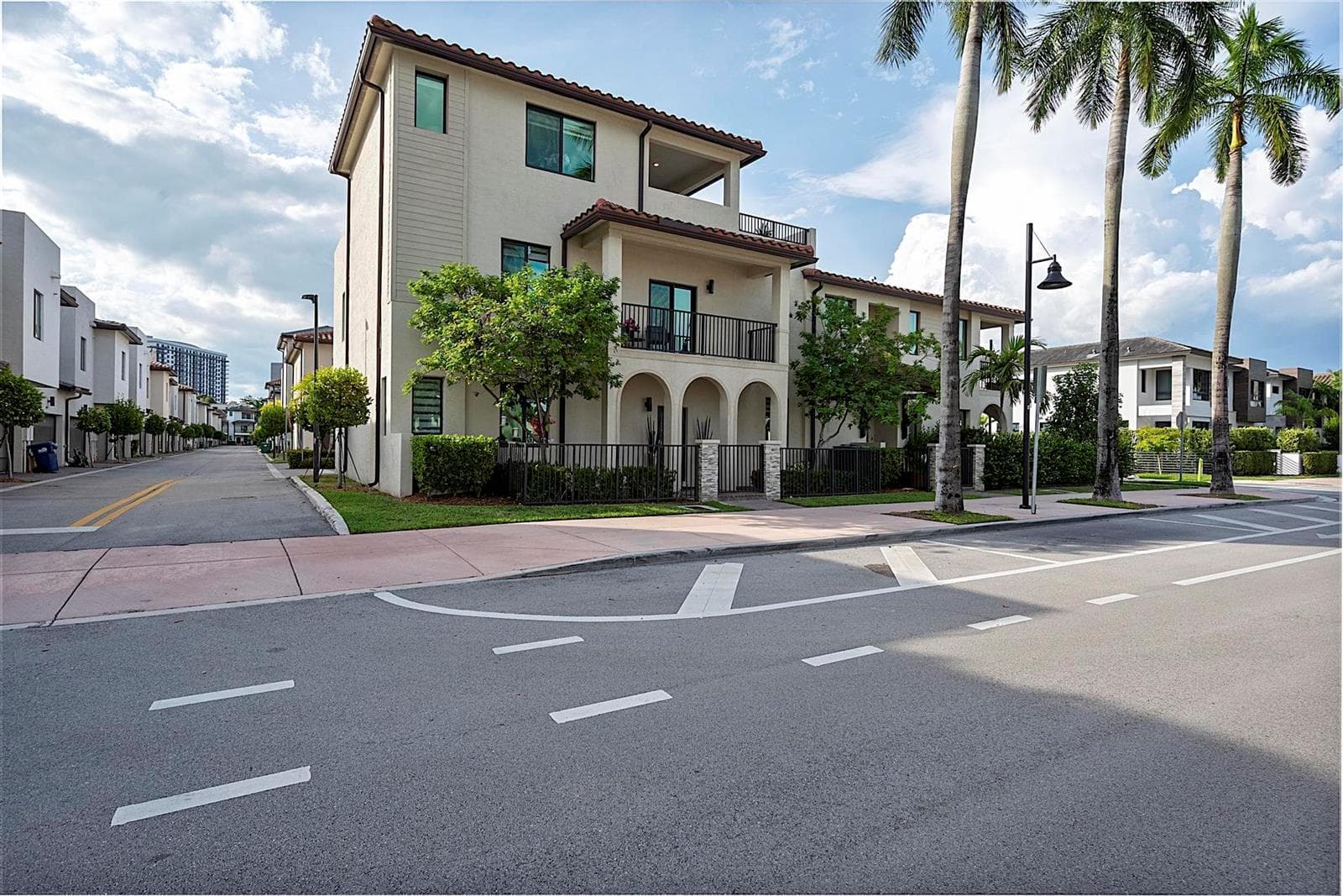 8321 Central Park Boulevard, Doral, FL 33166 — zdjęcie 2