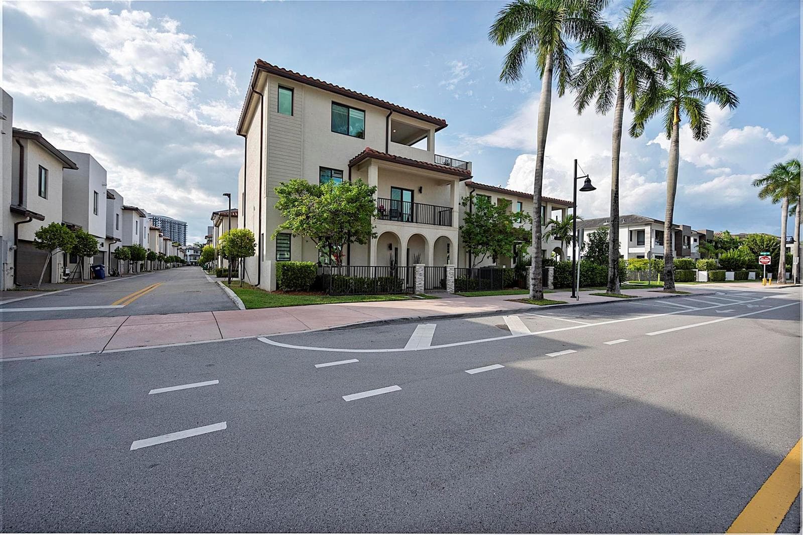 8321 Central Park Boulevard, Doral, FL 33166 — zdjęcie 4