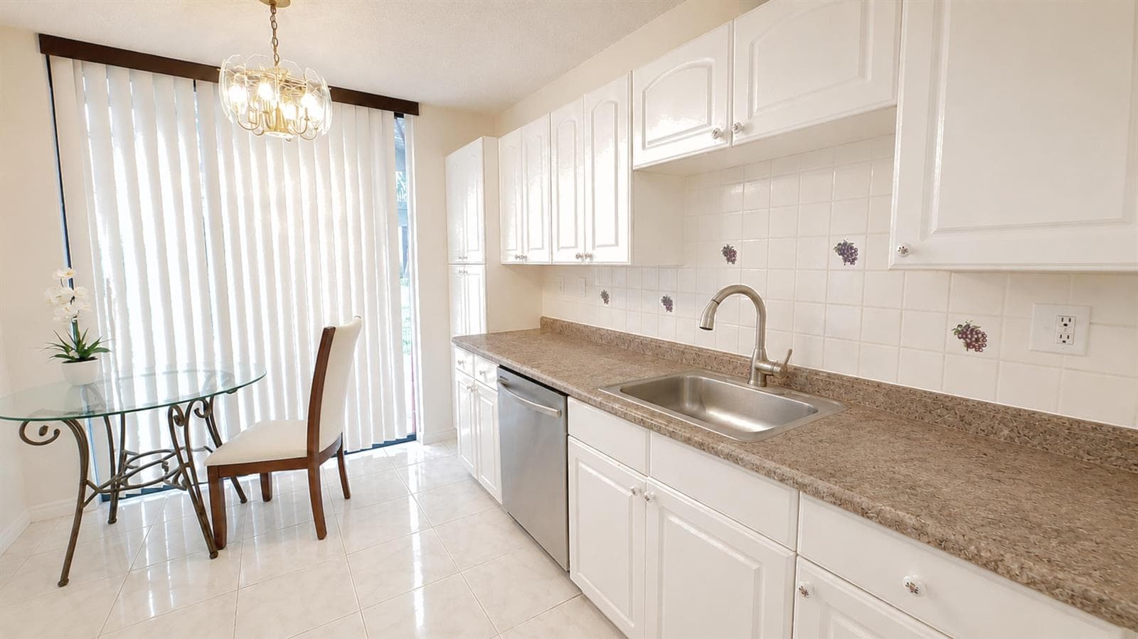 3450 Blue Lake Drive # 204, Pompano Beach, FL 33064 — zdjęcie 3
